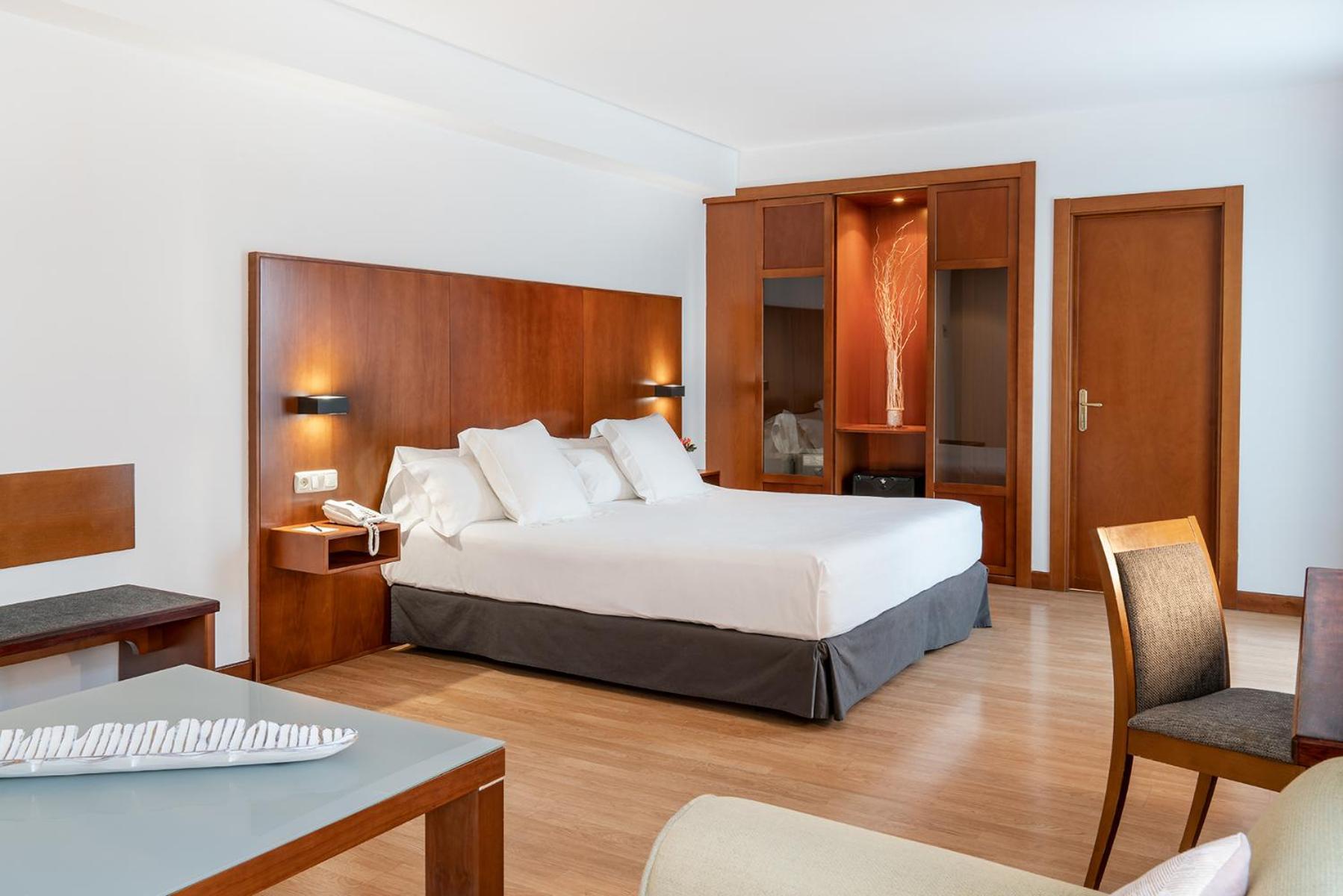 Deluxe Room,908577286:JPEG